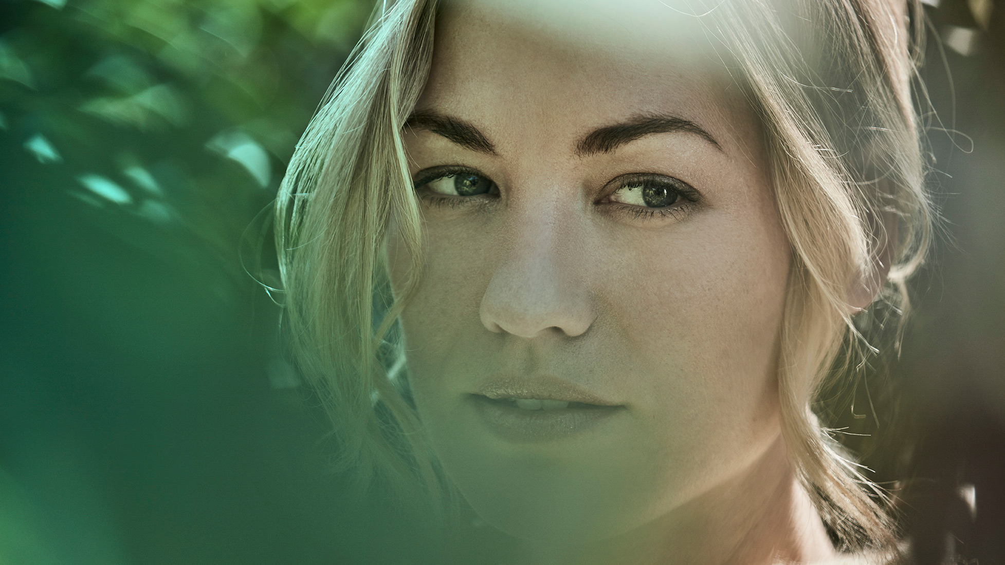 Pulse_Spikes_Yvonne_Strahovski0653